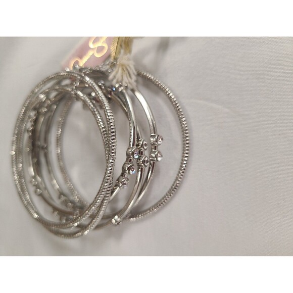 Jessica Simpson Silver-Tone Bangle Bracelet New - Picture 3 of 4
